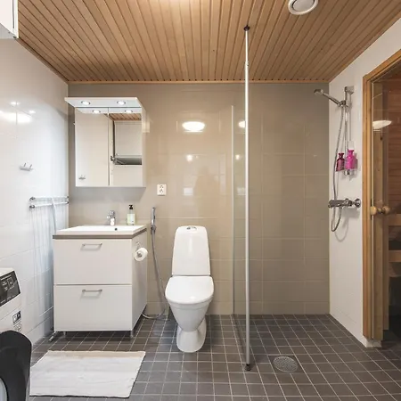 Saunallinen Kaksio Autohallipaikalla