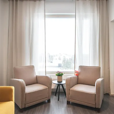 Saunallinen Kaksio Autohallipaikalla * 쿠오피오